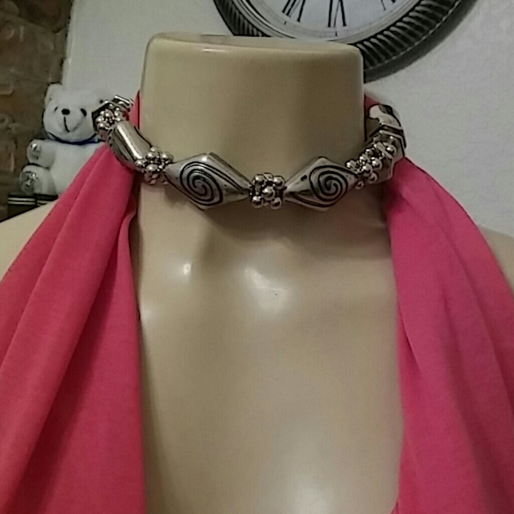 Linx Trade Group Scarf - Picture 2 of 8